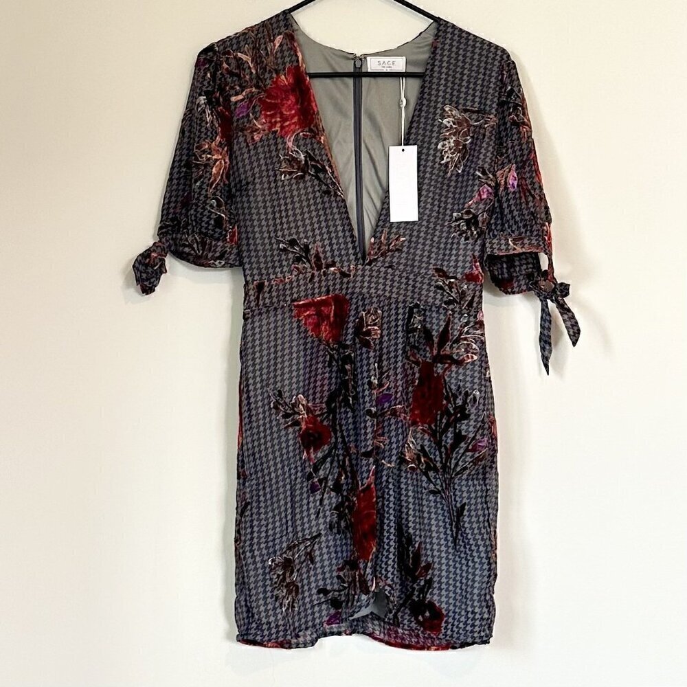 NWT Sage the Label Grey Rust Floral By Your Side V-Neck Mini Dress - Small